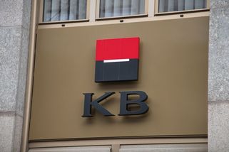 Zrušíme vám účet, varuje klienty Komerční banka. Tlačí je tím k nové službě - Novinky